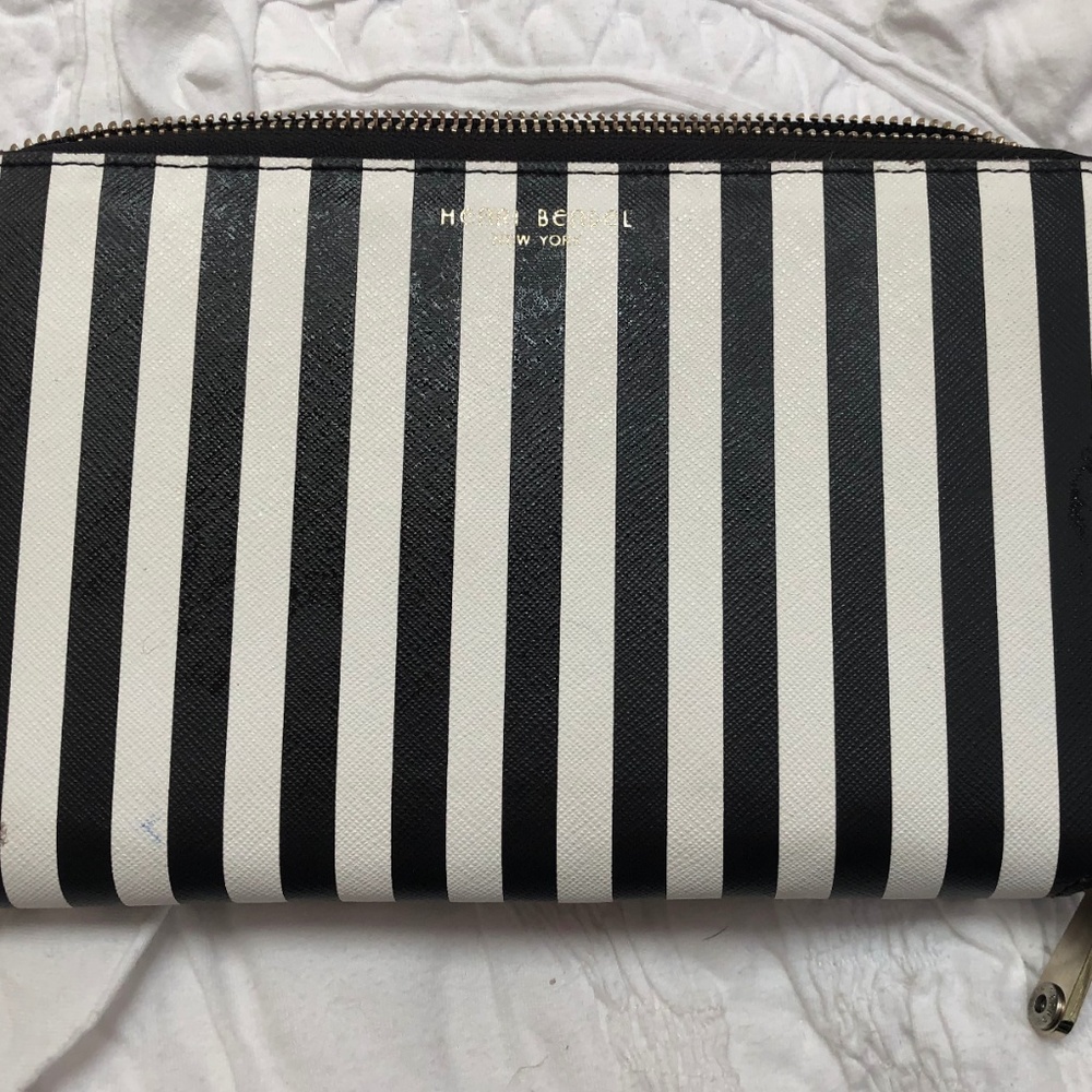 *Rare* Henri Bendel Jetsetter Travel Wallet (XL)